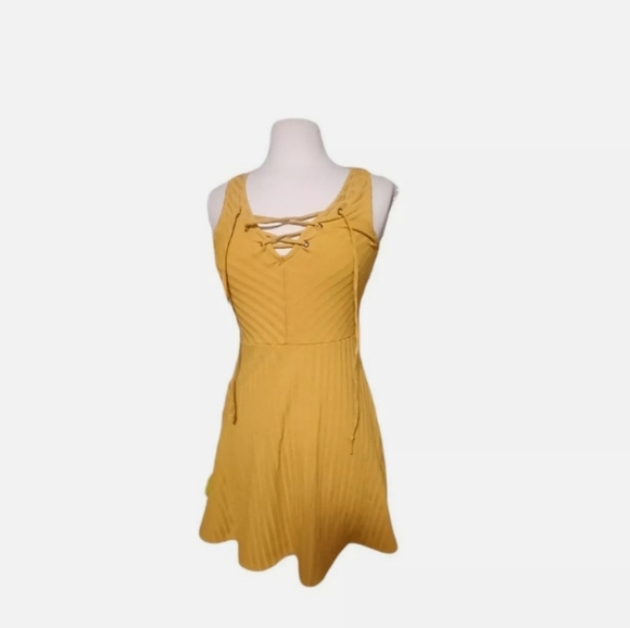 Design Lab Lord And Taylor Mini Dress SP Flare Laceup Yellow Ribbed Vneck - Picture 1 of 5